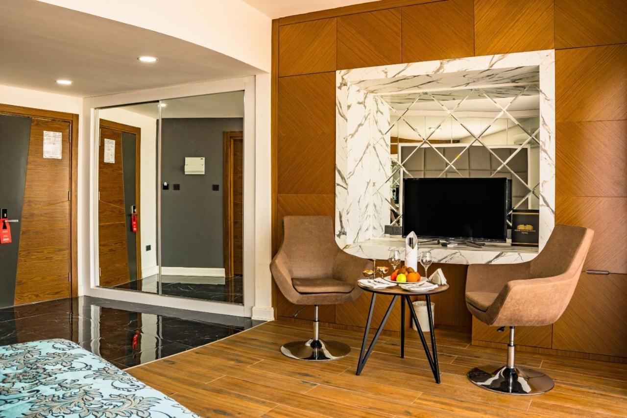 Novel Centre Point Hotel Famagusta  Bagian luar foto