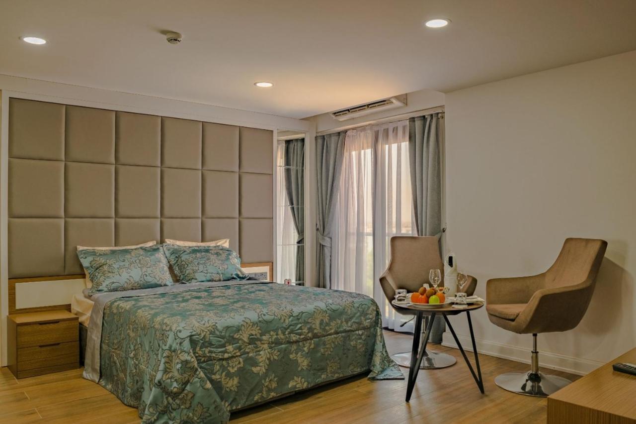 Novel Centre Point Hotel Famagusta  Bagian luar foto
