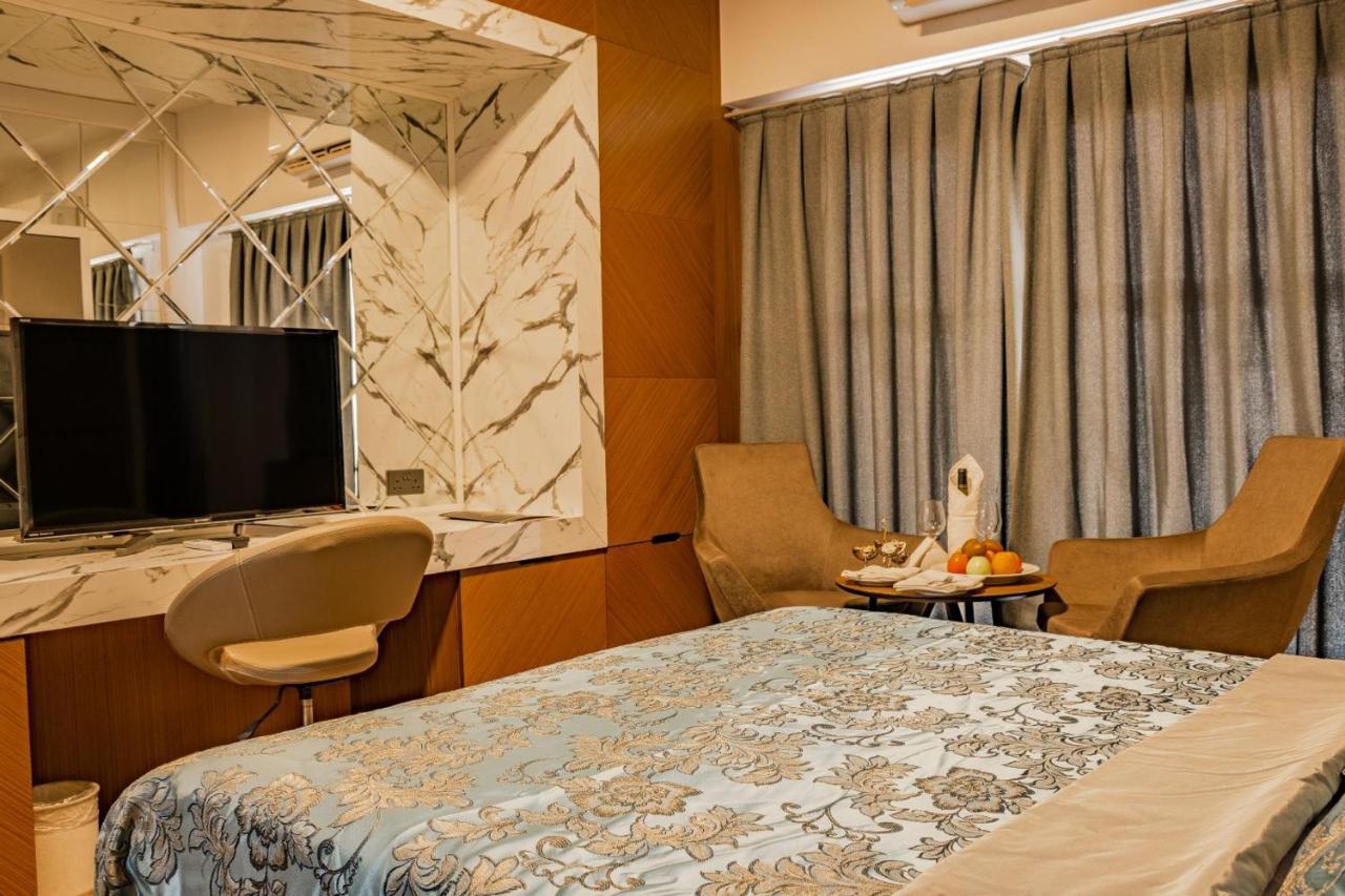 Novel Centre Point Hotel Famagusta  Bagian luar foto