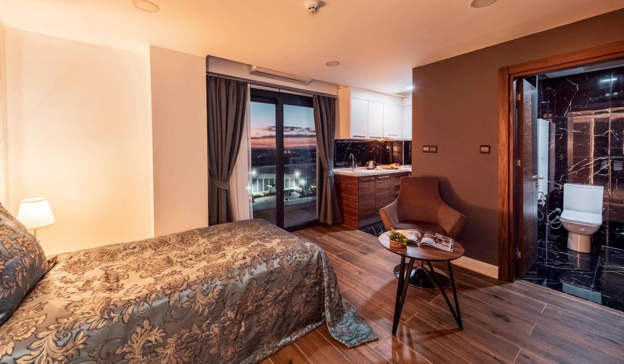 Novel Centre Point Hotel Famagusta  Bagian luar foto