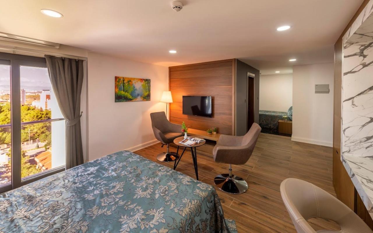 Novel Centre Point Hotel Famagusta  Bagian luar foto