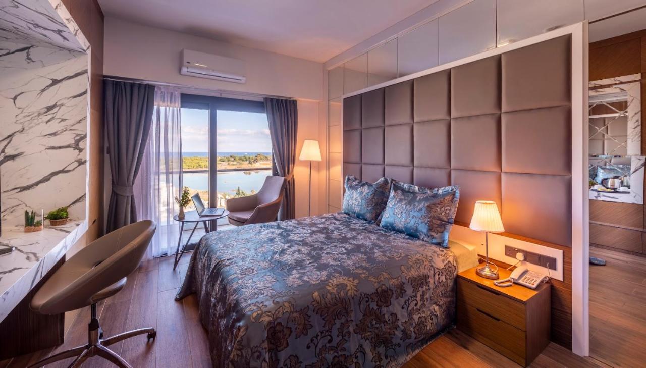 Novel Centre Point Hotel Famagusta  Bagian luar foto