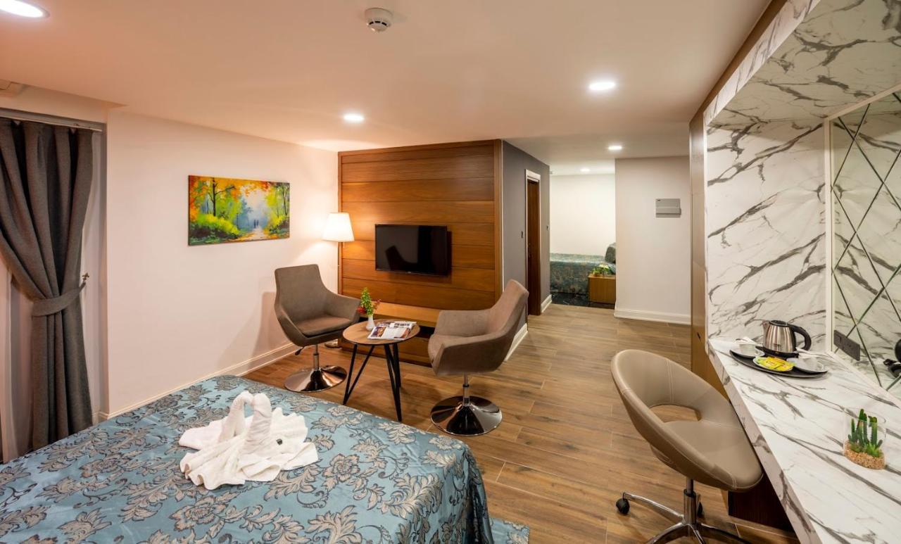 Novel Centre Point Hotel Famagusta  Bagian luar foto