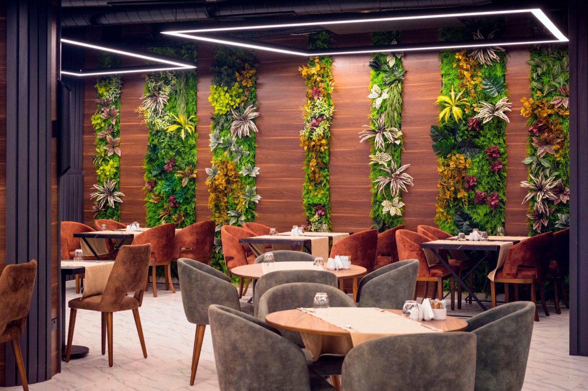 Novel Centre Point Hotel Famagusta  Bagian luar foto